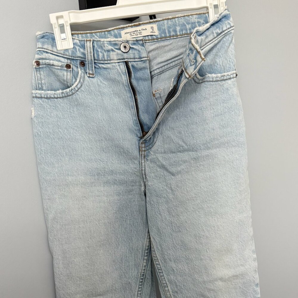 Abercrombie 90's Straight Ultra High Rise Light wash jeans
